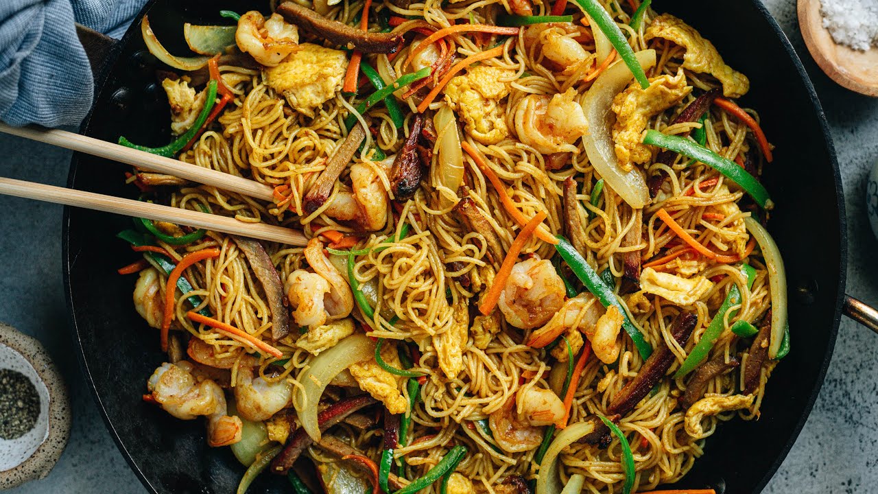 Singapuri Noodles (Chicken/Veg)